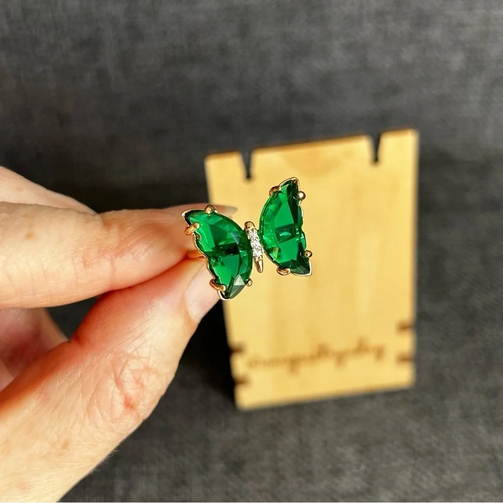 Pretty DARK EMERALD GREEN Butterfly Gemstone Fashion Ring, Gold, Adjustable